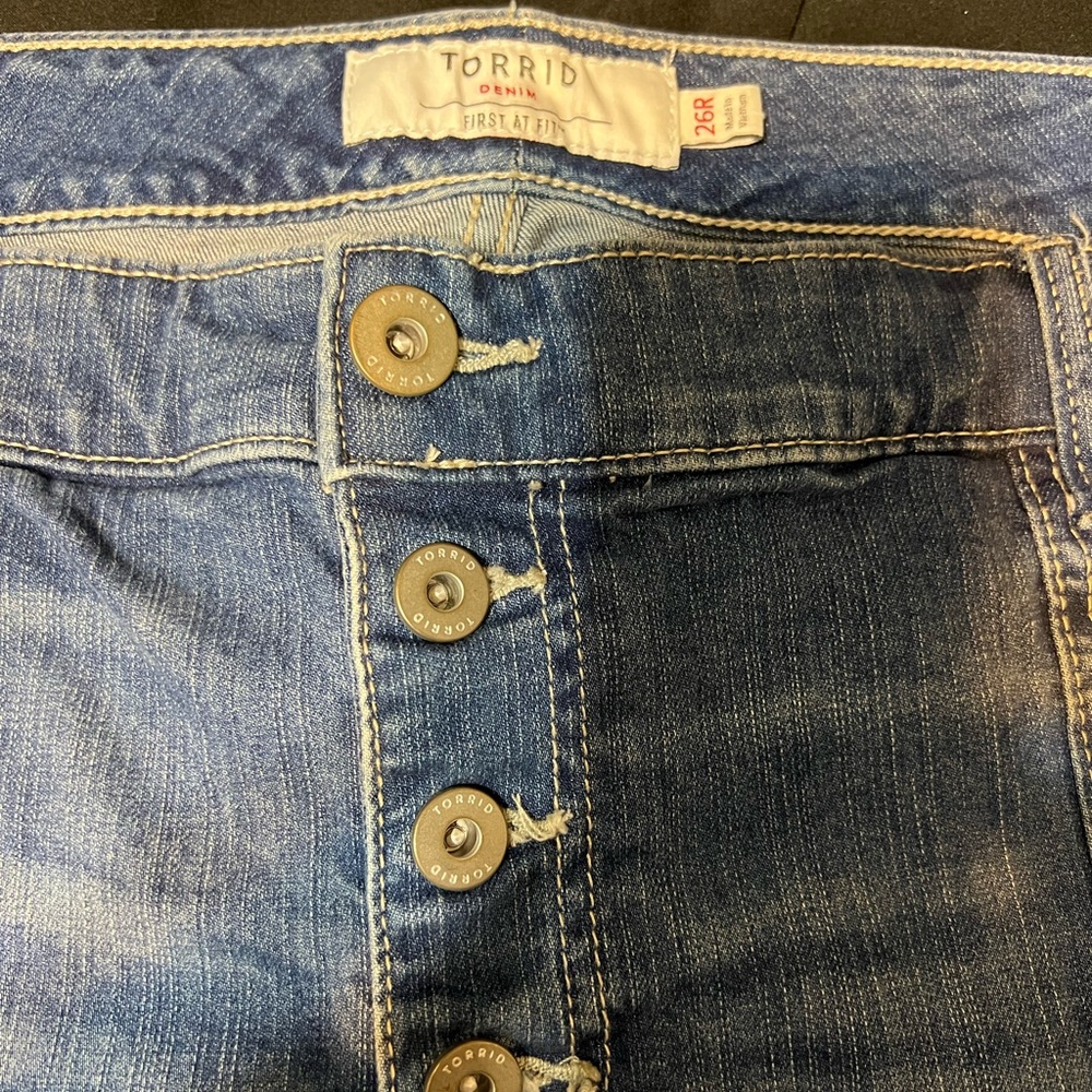 Torrid Button Fly Jeans - 26W - NWOT